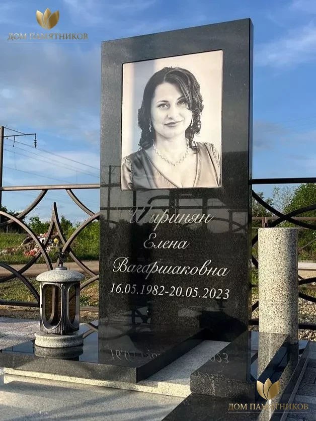 Памятник из гранита Прямоугольная комбинация