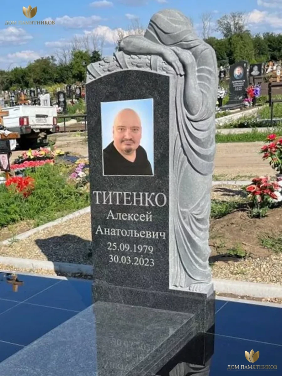 Памятник из гранита Плачущая мать