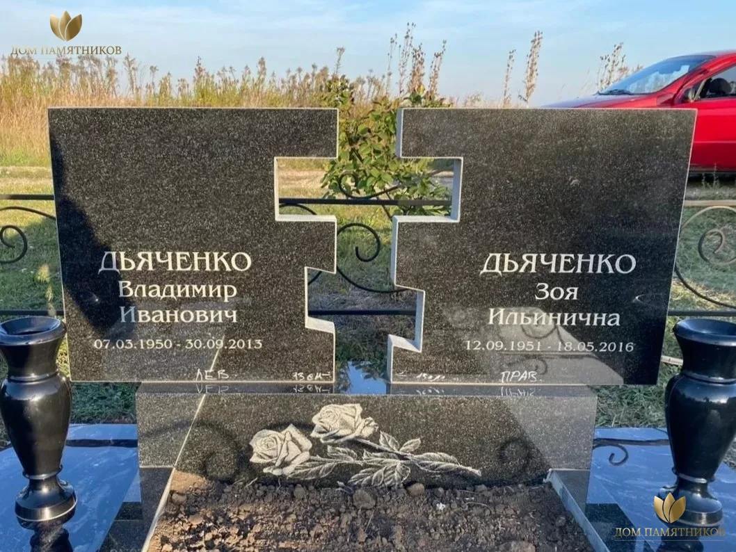 Памятник из гранита "Крест воздушный на двоих" 35