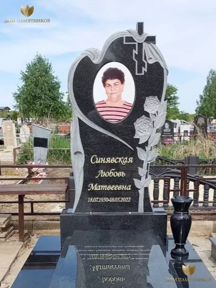 Памятник из гранита Сердце 5